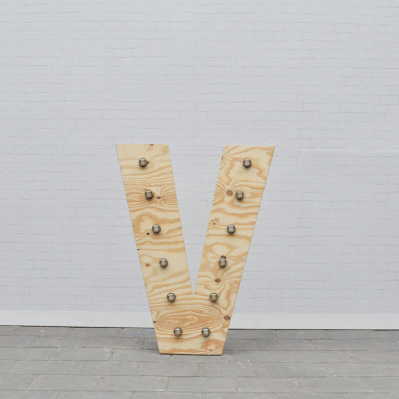 Lichtletter V - klein (ca. 60 cm)