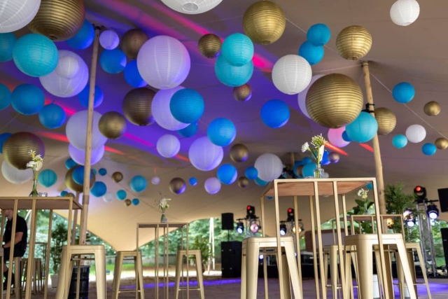 Bedrijfsfeest met thematische sfeerhoeken