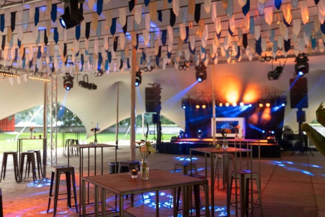 Bedrijfsfeest met thematische sfeerhoeken