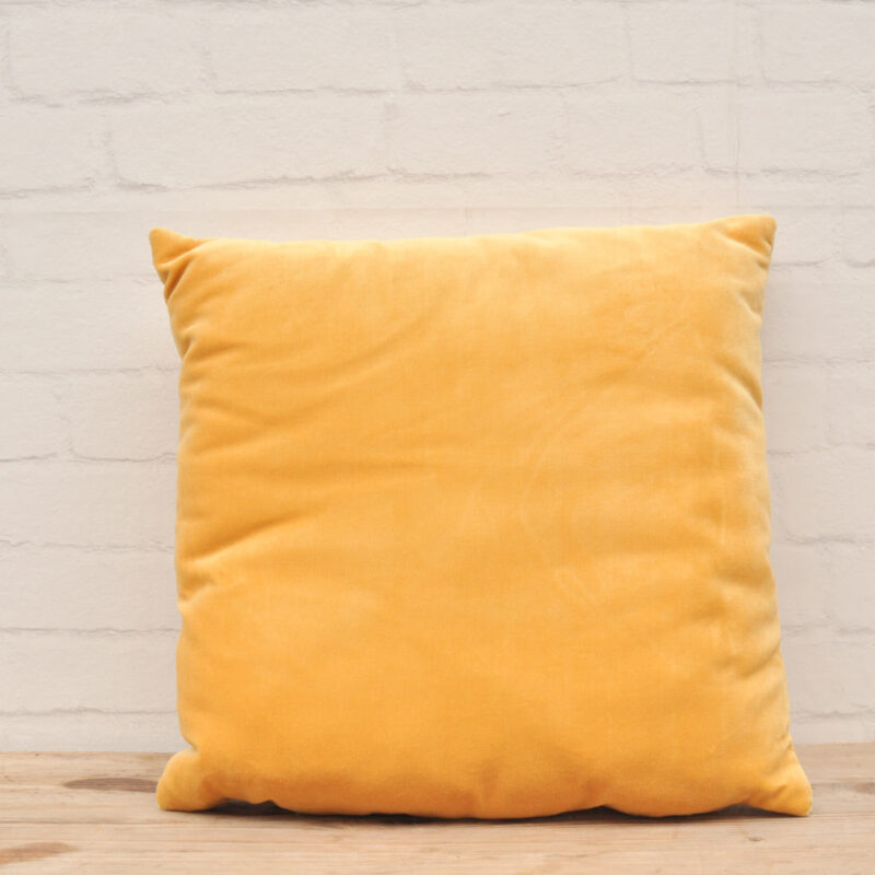 Velvet kussen donkergeel
