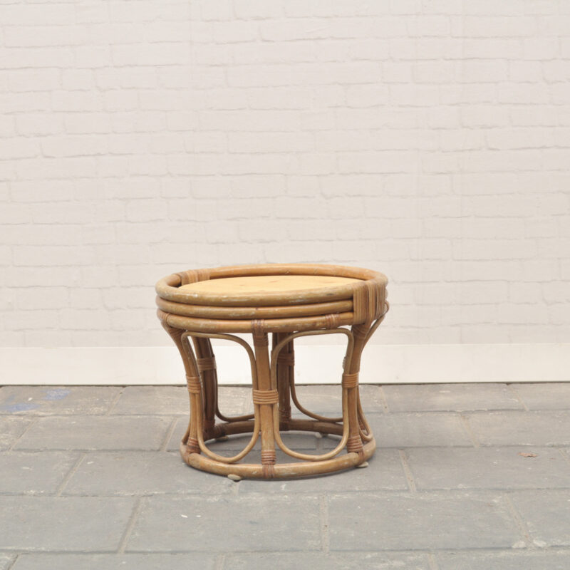 Rotan bijzettafeltje hout